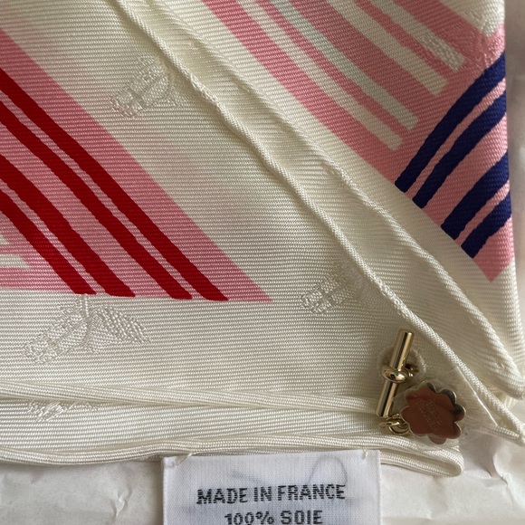 HERMÈS Garde Robe Pop Charm - Picture 2 of 7